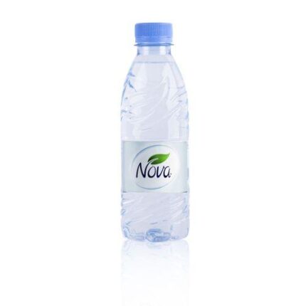 زجاجة مياه معدنية صغيرة